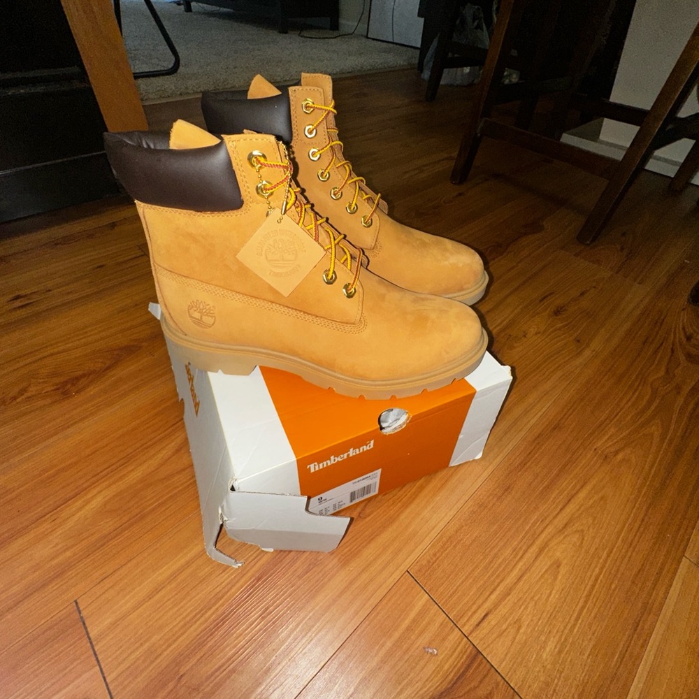 Mens Timberlands Boots Size 9. New !